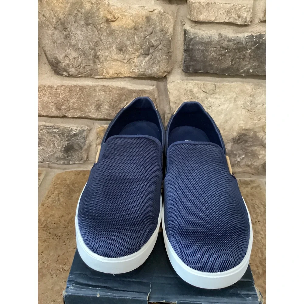 OluKai Lae'ahi Nui Mens 9.5 Trench Blue Tan Mesh Leather Slip On Sneakers New